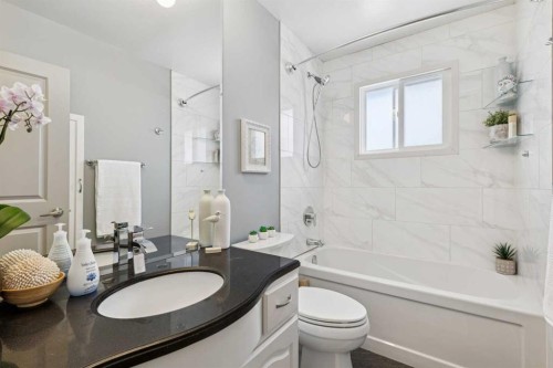 11016 Braton Place Sw, Calgary, AB - Indoor Photo Showing Bathroom