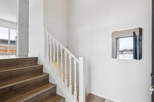 11016 Braton Place Sw, Calgary, AB - Indoor Photo Showing Other Room