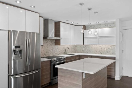 304-512 Cedar Crescent Sw, Calgary, AB - Indoor Photo Showing Kitchen With Upgraded Kitchen