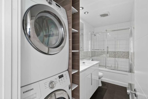 304-512 Cedar Crescent Sw, Calgary, AB - Indoor Photo Showing Laundry Room