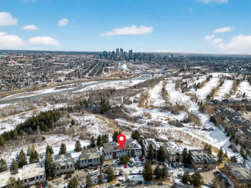 304-512 Cedar Crescent Sw, Calgary, AB - Outdoor With View