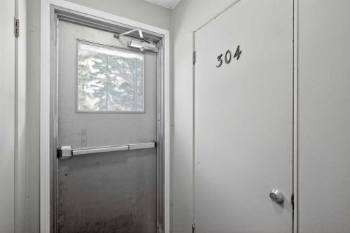 304-512 Cedar Crescent Sw, Calgary, AB - Indoor Photo Showing Bathroom