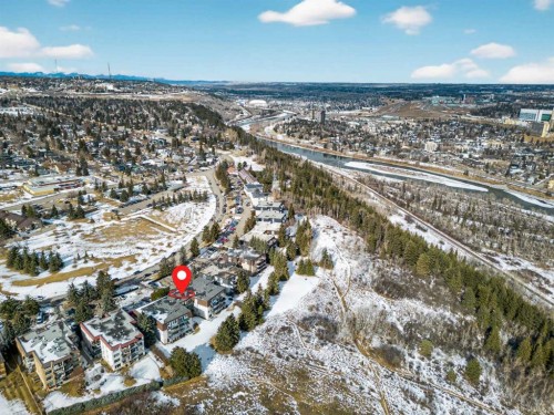 304-512 Cedar Crescent Sw, Calgary, AB - Outdoor With View
