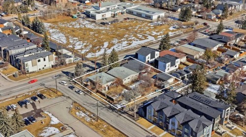 2143 50 Avenue Sw, Calgary, AB - 