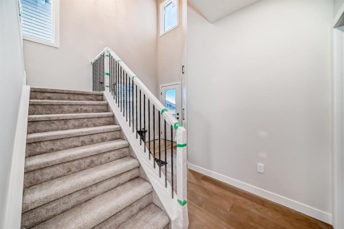 512 Heritage Boulevard, Cochrane, AB - Indoor Photo Showing Other Room