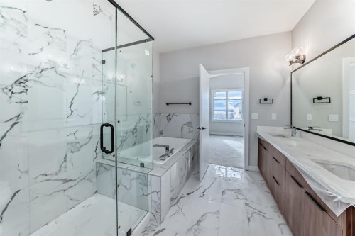 512 Heritage Boulevard, Cochrane, AB - Indoor Photo Showing Bathroom