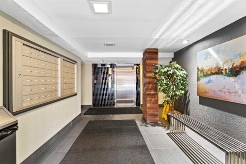 206-1027 Cameron Avenue Sw, Calgary, AB - Indoor Photo Showing Other Room