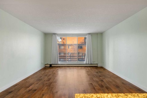 206-1027 Cameron Avenue Sw, Calgary, AB - Indoor Photo Showing Other Room