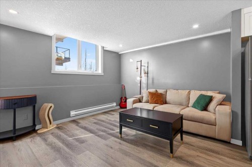 216-474 Seton Circle Se, Calgary, AB - Indoor Photo Showing Other Room