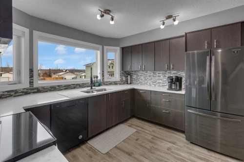 420 Strathcona Circle, Strathmore, AB - Indoor Photo Showing Kitchen With Stainless Steel Kitchen With Double Sink With Upgraded Kitchen