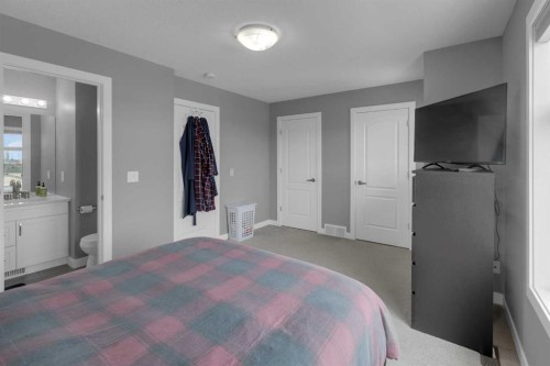 420 Strathcona Circle, Strathmore, AB - Indoor Photo Showing Bedroom