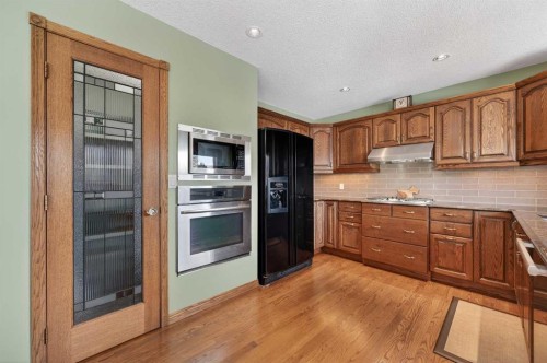 68 Hawkland Circle Nw, Calgary, AB - Indoor Photo Showing Kitchen