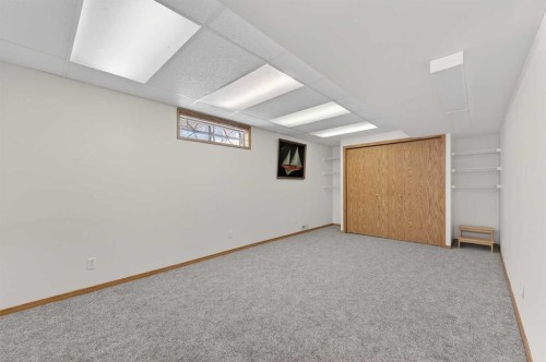 68 Hawkland Circle Nw, Calgary, AB - Indoor