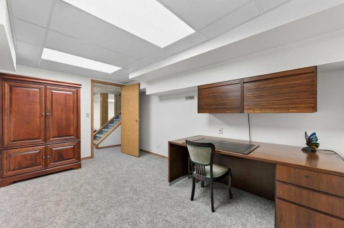 68 Hawkland Circle Nw, Calgary, AB - Indoor