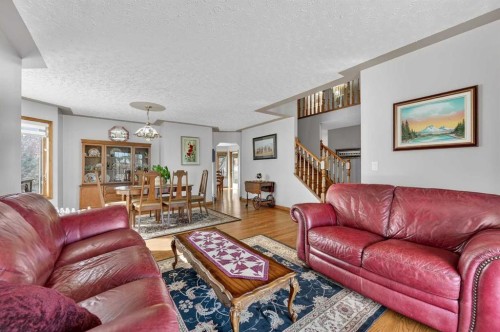 68 Hawkland Circle Nw, Calgary, AB - Indoor Photo Showing Living Room