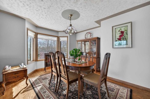 68 Hawkland Circle Nw, Calgary, AB - Indoor Photo Showing Dining Room
