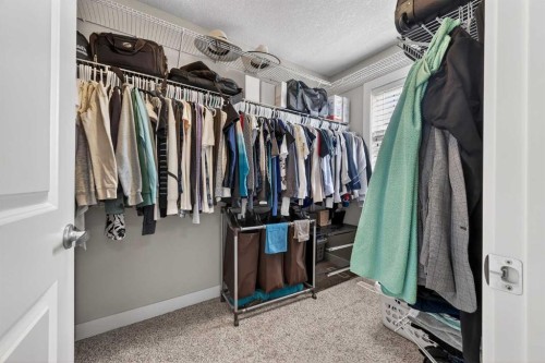 7104 36 Avenue Nw, Calgary, AB - Indoor With Storage