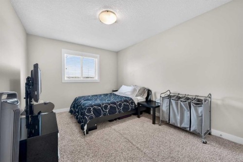 7104 36 Avenue Nw, Calgary, AB - Indoor Photo Showing Bedroom