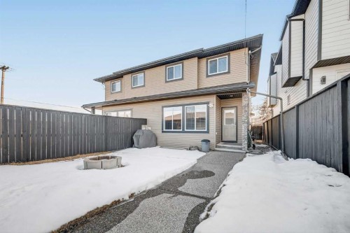 7104 36 Avenue Nw, Calgary, AB - Outdoor