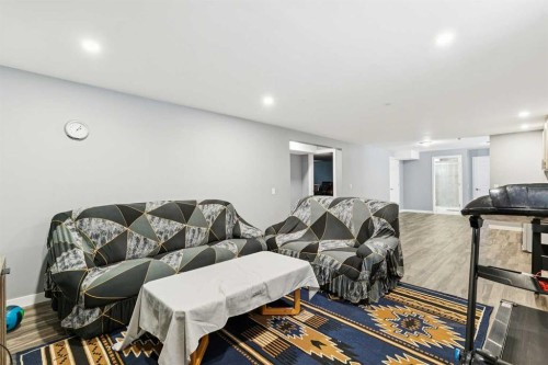 38 Canoe Square Sw, Airdrie, AB - Indoor