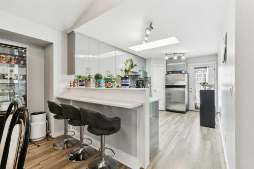 38 Canoe Square Sw, Airdrie, AB - Indoor