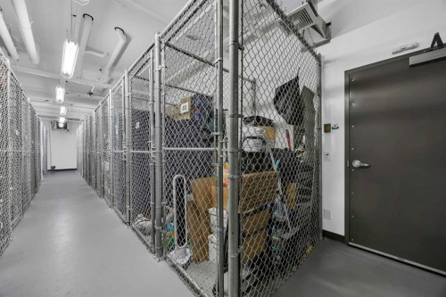 210-38 Quarry Gate Se, Calgary, AB - Indoor