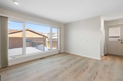 35 Shawmeadows Close Sw, Calgary, AB - Indoor Photo Showing Other Room
