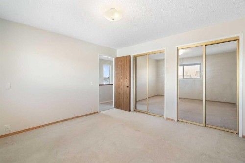 35 Shawmeadows Close Sw, Calgary, AB - Indoor Photo Showing Other Room