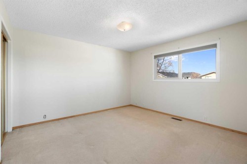 35 Shawmeadows Close Sw, Calgary, AB - Indoor Photo Showing Other Room