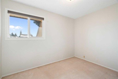 35 Shawmeadows Close Sw, Calgary, AB - Indoor Photo Showing Other Room