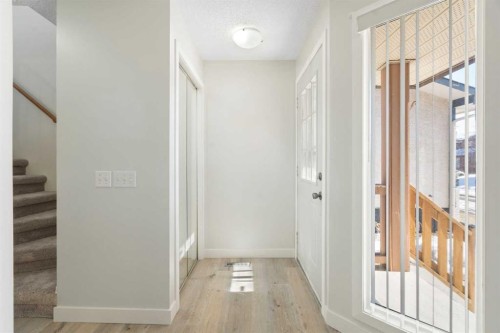 35 Shawmeadows Close Sw, Calgary, AB - Indoor Photo Showing Other Room