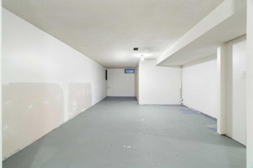 35 Shawmeadows Close Sw, Calgary, AB - Indoor Photo Showing Other Room