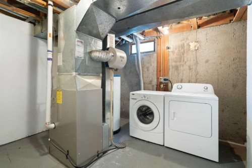 35 Shawmeadows Close Sw, Calgary, AB - Indoor Photo Showing Laundry Room