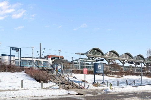 35 Shawmeadows Close Sw, Calgary, AB - Outdoor