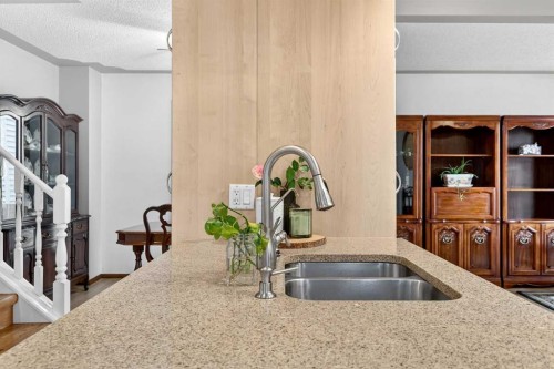 886 Erin Woods Drive Se, Calgary, AB - Indoor Photo Showing Other Room