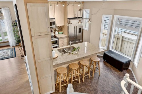 886 Erin Woods Drive Se, Calgary, AB - Indoor