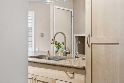 886 Erin Woods Drive Se, Calgary, AB - Indoor