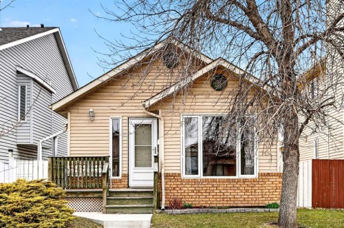 886 Erin Woods Drive Se, Calgary, AB - Outdoor