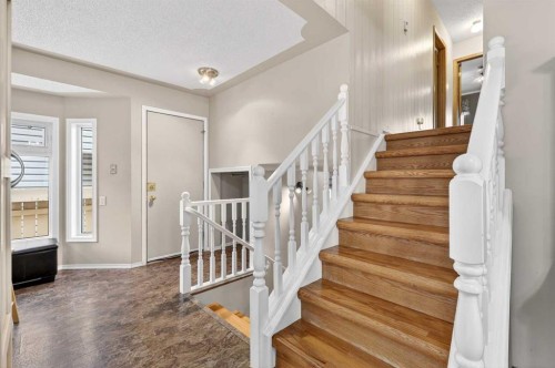 886 Erin Woods Drive Se, Calgary, AB - Indoor Photo Showing Other Room