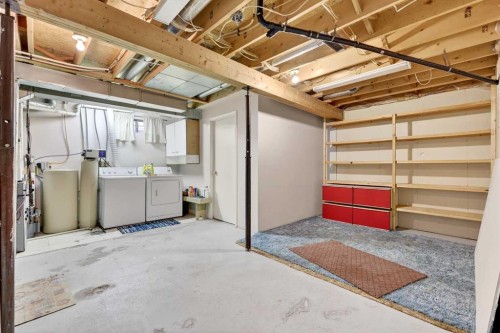 886 Erin Woods Drive Se, Calgary, AB - Indoor