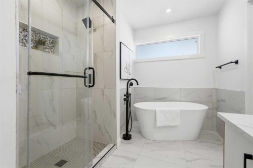 8616 7 Street Sw, Calgary, AB - Indoor Photo Showing Bathroom
