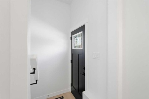 8616 7 Street Sw, Calgary, AB - Indoor Photo Showing Other Room