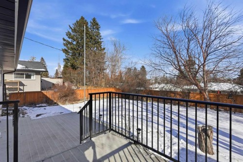 8616 7 Street Sw, Calgary, AB - Outdoor
