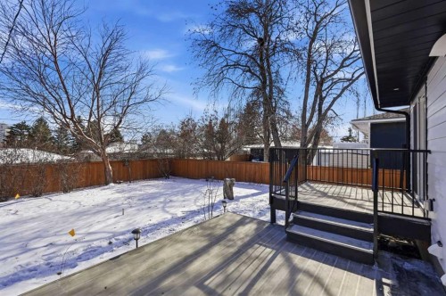 8616 7 Street Sw, Calgary, AB - Outdoor