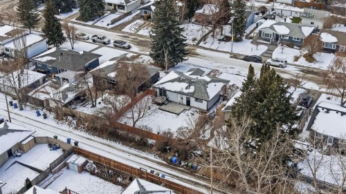 8616 7 Street Sw, Calgary, AB - Outdoor