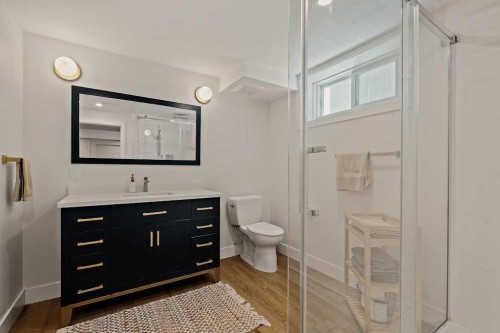1509 19 Avenue Sw, Calgary, AB - Indoor Photo Showing Bathroom