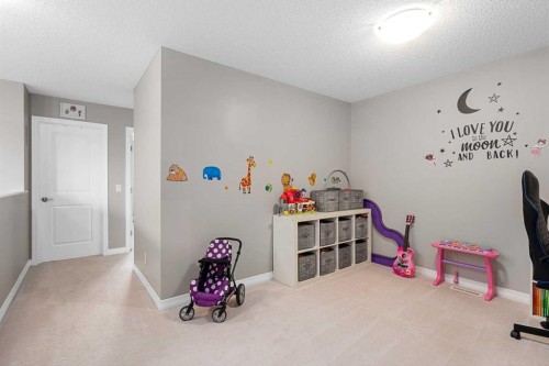 58 Kingfisher Crescent Se, Airdrie, AB - Indoor