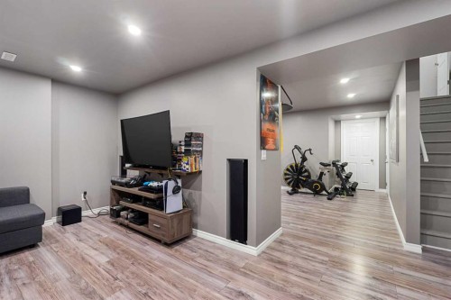 58 Kingfisher Crescent Se, Airdrie, AB - Indoor