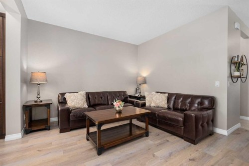 58 Kingfisher Crescent Se, Airdrie, AB - Indoor Photo Showing Living Room