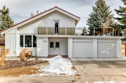 332 Varsity Close NW Calgary, AB T3B 2Z1